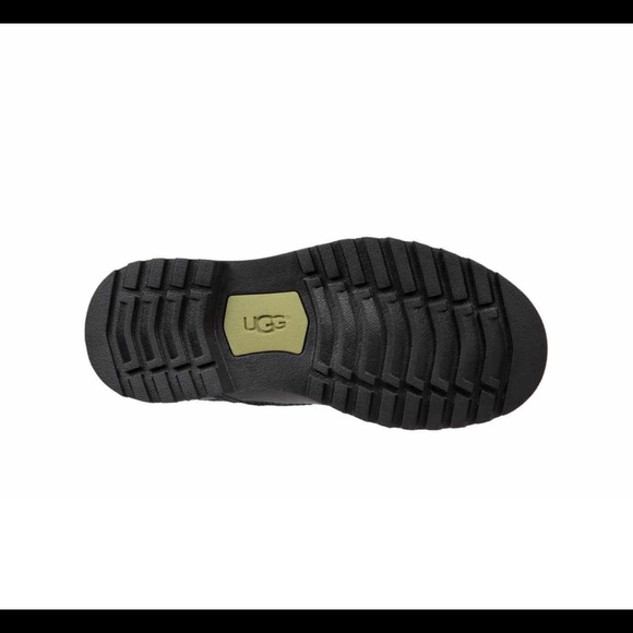 UGG Harwell Buckled Leather Boots for little girls - Picture 5 of 7